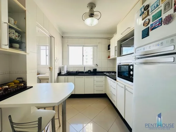 Imagem Apartamento Quadra Mar para Venda em Balneário Camboriú, CENTRO, 3 dormitórios, 1 suíte, 3 banheiros, 2 vagas