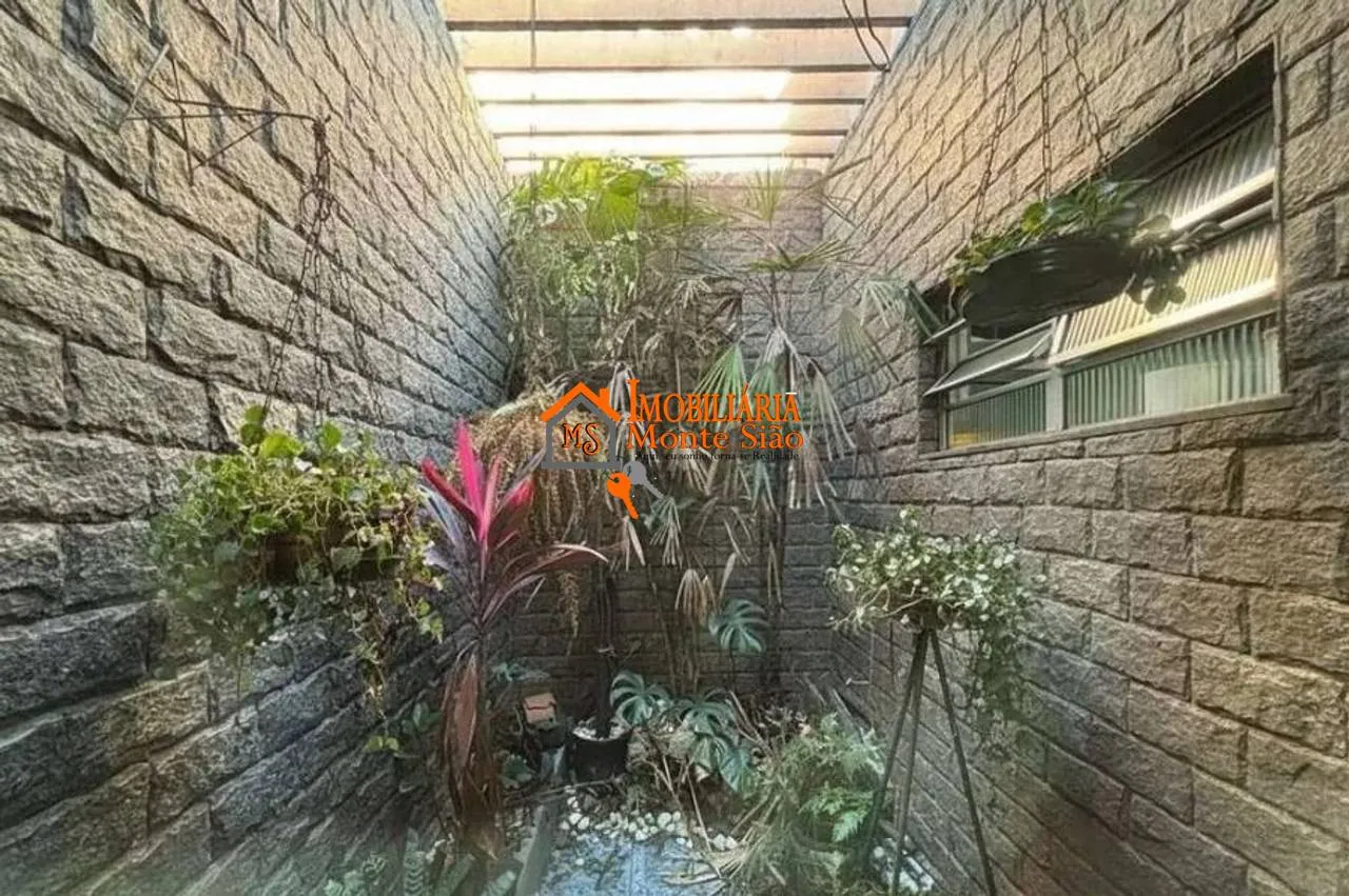 Imagem Casa com 3 dormitórios à venda, 240 m² por R$ 848.000,00 - Jardim Santa Mena - Guarulhos/SP