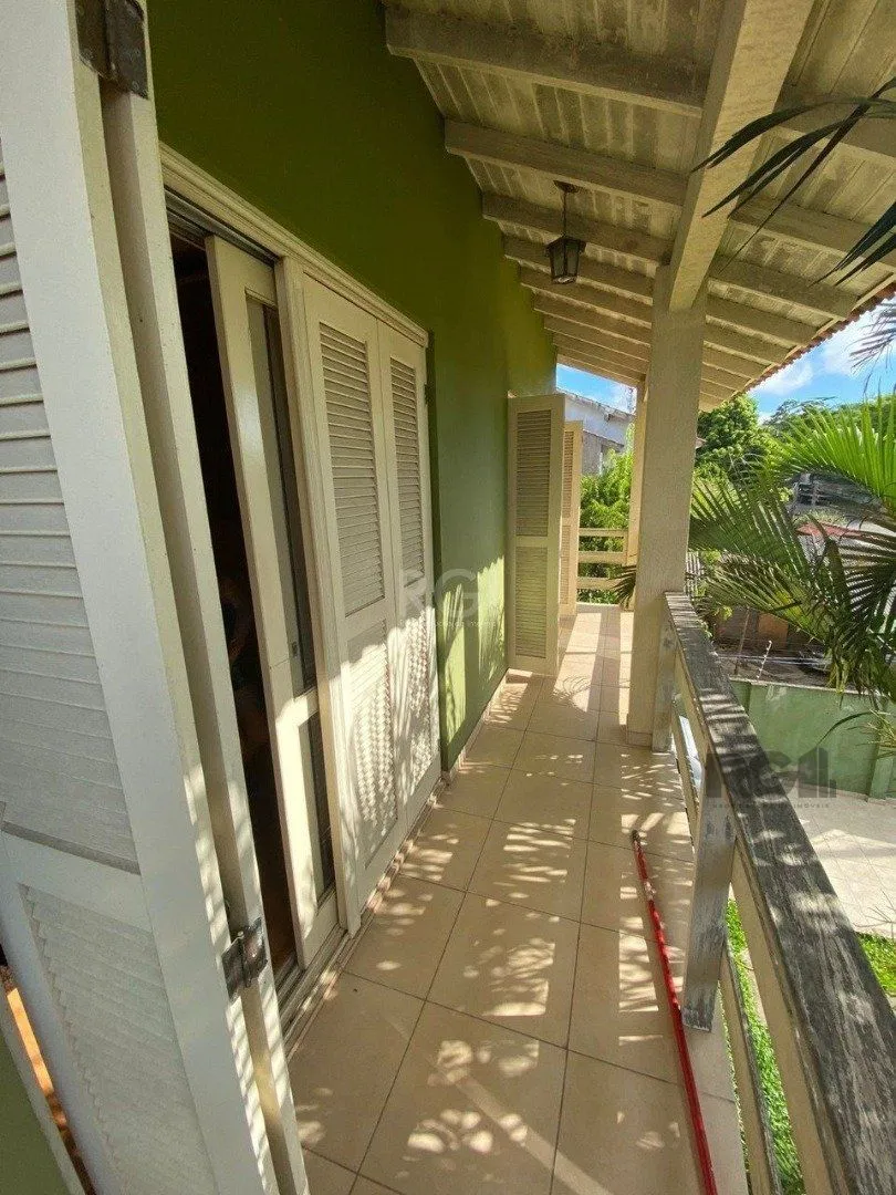 Imagem Casa para Venda - 250m², 3 dormitórios, sendo 1 suites, 2 vagas - Cristal