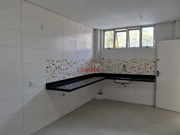 Imagem Casa Sobreposta Alta em Santos no Embaré com piscina, 3 dormitórios, dependência de empregada, uma suíte a venda por R$ 2.000.000,00