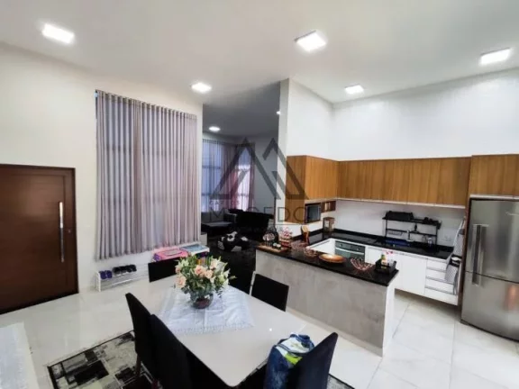 Imagem Casa Mobiliada com 3 suítes e Piscina Aquecida - Ninho Verde I