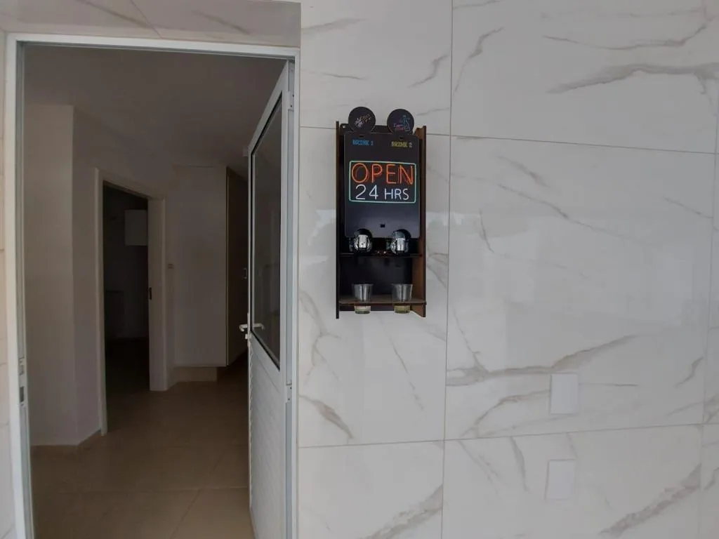 Imagem Casa Sobrado de 489m² de Terreno Localizado no Jardim Residencial Village Vert!