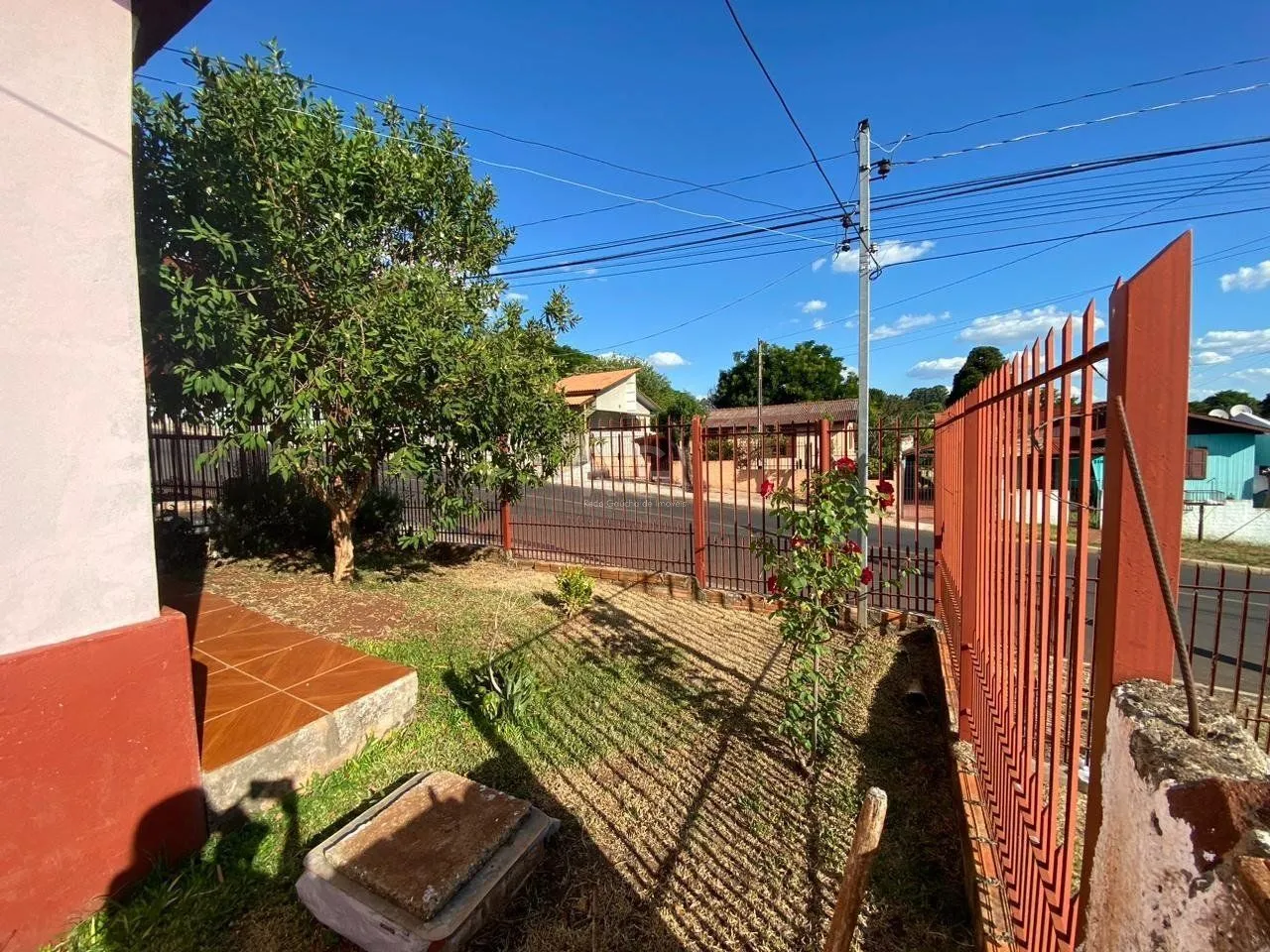 Imagem Casa com 3 quartos, 1 suíte, vaga, varanda, no bairro Hilda, Cruz Alta/RS