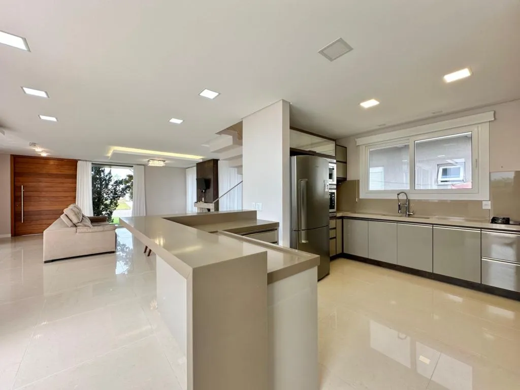 Imagem Casa em Condominio 4 Dormitórios - Bairro Zona Nova