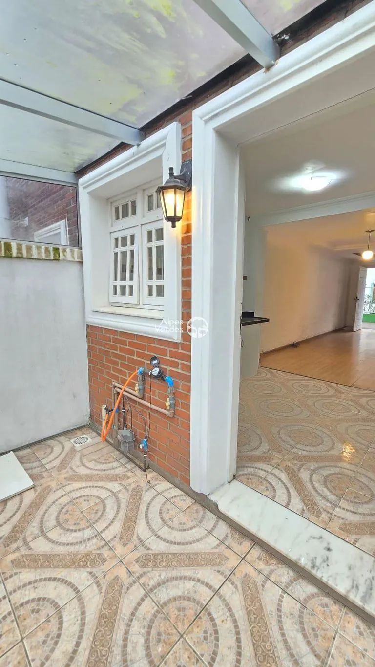 Imagem Vende-se casa geminada no centro de canela a 5 minutos da Catedral de Pedra