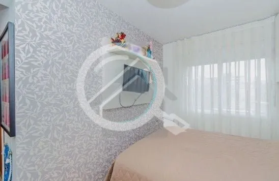Imagem Apartamento com 57m², dois dormitórios sendo uma suíte, living, cozinha tipo americana, área de ...