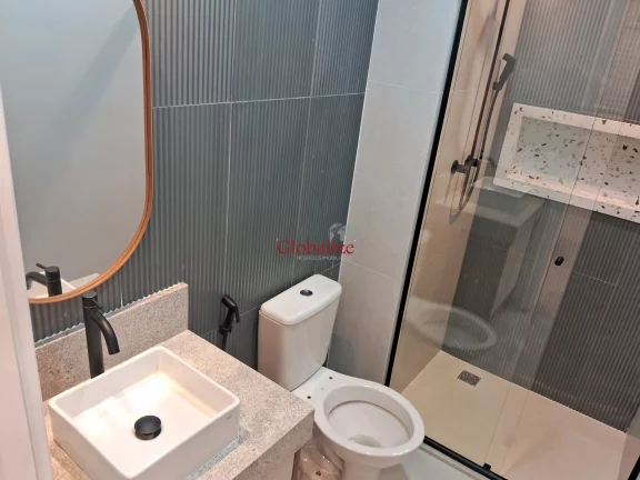 Imagem Belíssimo apartamento de 2 dormitórios em Santos no Marapé em condomínio de alto-padrão com piscina, quadras e muito mais, à venda por R$ 775.000,00