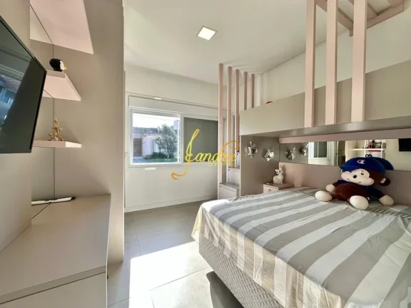 Imagem Excelente Casa no Condomínio Capão Ilhas! Estilo Contemporânea, mobiliada e decorada, composta por 03 suítes