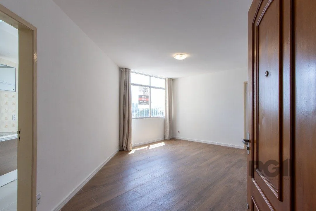 Imagem Apartamento de 2 Dormitórios com Vaga Coberta no Conjunto Residencial Santos Dumont