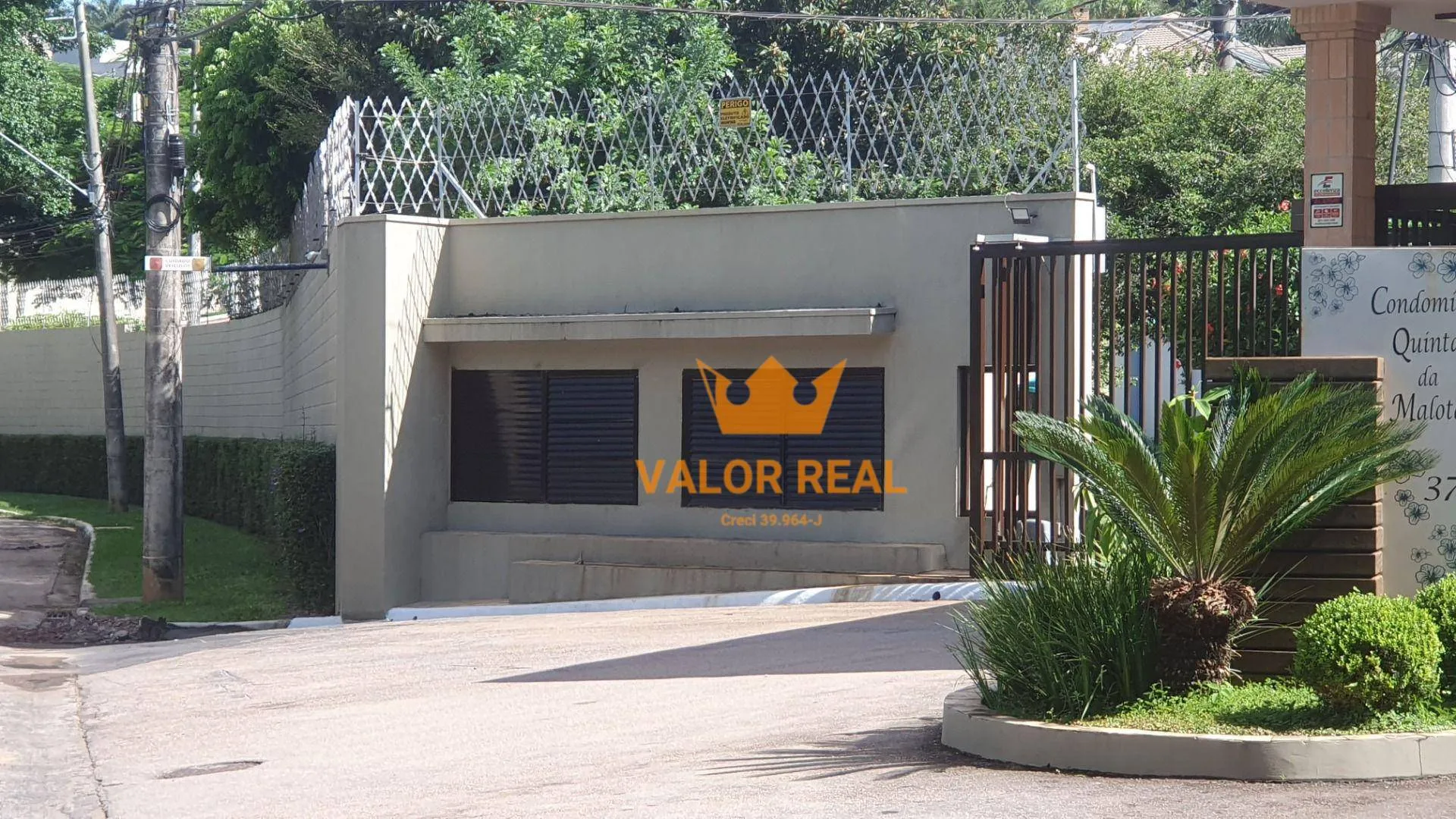 Imagem Terreno alto padrão AT 2.054 m², em rua com total segurança, sem taxa de condomínio. O melhor da Malota ao seu dispor, com o menor valor m2.