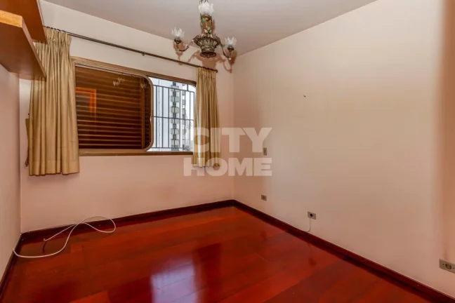 Imagem Ótimo apartamento com 301m² no Campo Belo, um por andar. Amplo living com varanda, home theather, ...