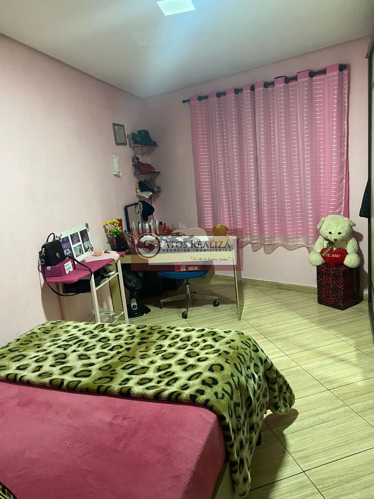 Imagem Vendo Sobrado com 3 casas para renda tatal de 3 Dormitórios sendo 1 suíte no Jardim Guanabara - São Paulo por R$ 340.000