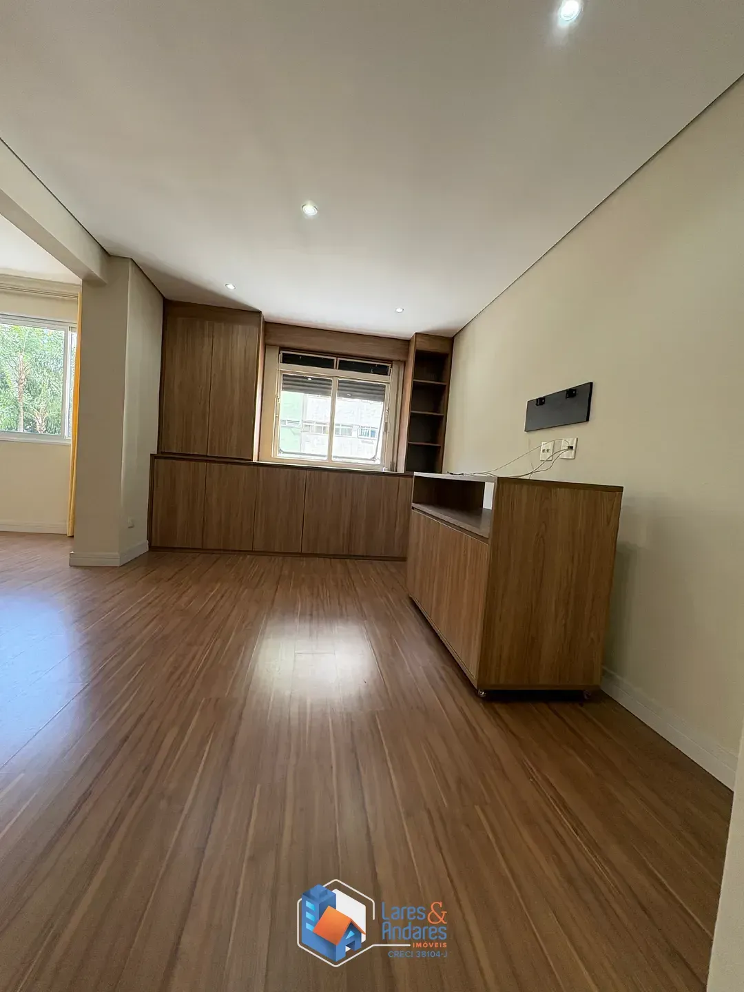 Imagem Apartamento para venda em Moema com 2 quartos, sendo 1 suíte, 85m²