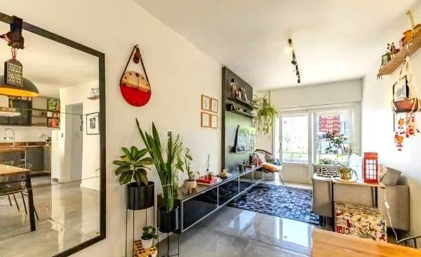 Imagem Apartamento na Cidade Baixa de 1 dormitório e dependência REFORMADO