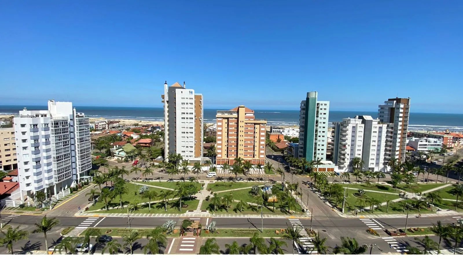 Imagem Apartamento à venda em Torres, Centro, com 4 quartos, 380m2
