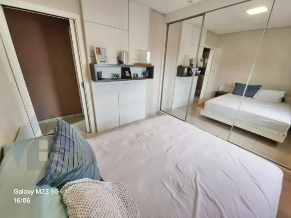 Imagem Apartamento Lindo, Reformado, 2 dorms, 1 banheiro, 1 vaga coberta