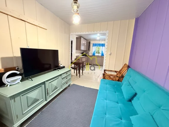 Imagem Casa de madeira muito bem localizada entre os bairros Iririú e saguaçu!
