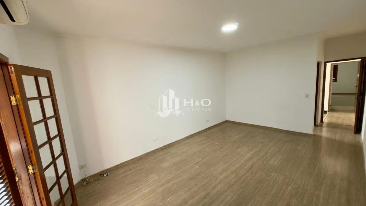 Imagem Sobrado à Venda Próximo ao Parque do Carmo - 2 Suítes, Ar-Condicionado, Churrasqueira e 2 Vagas