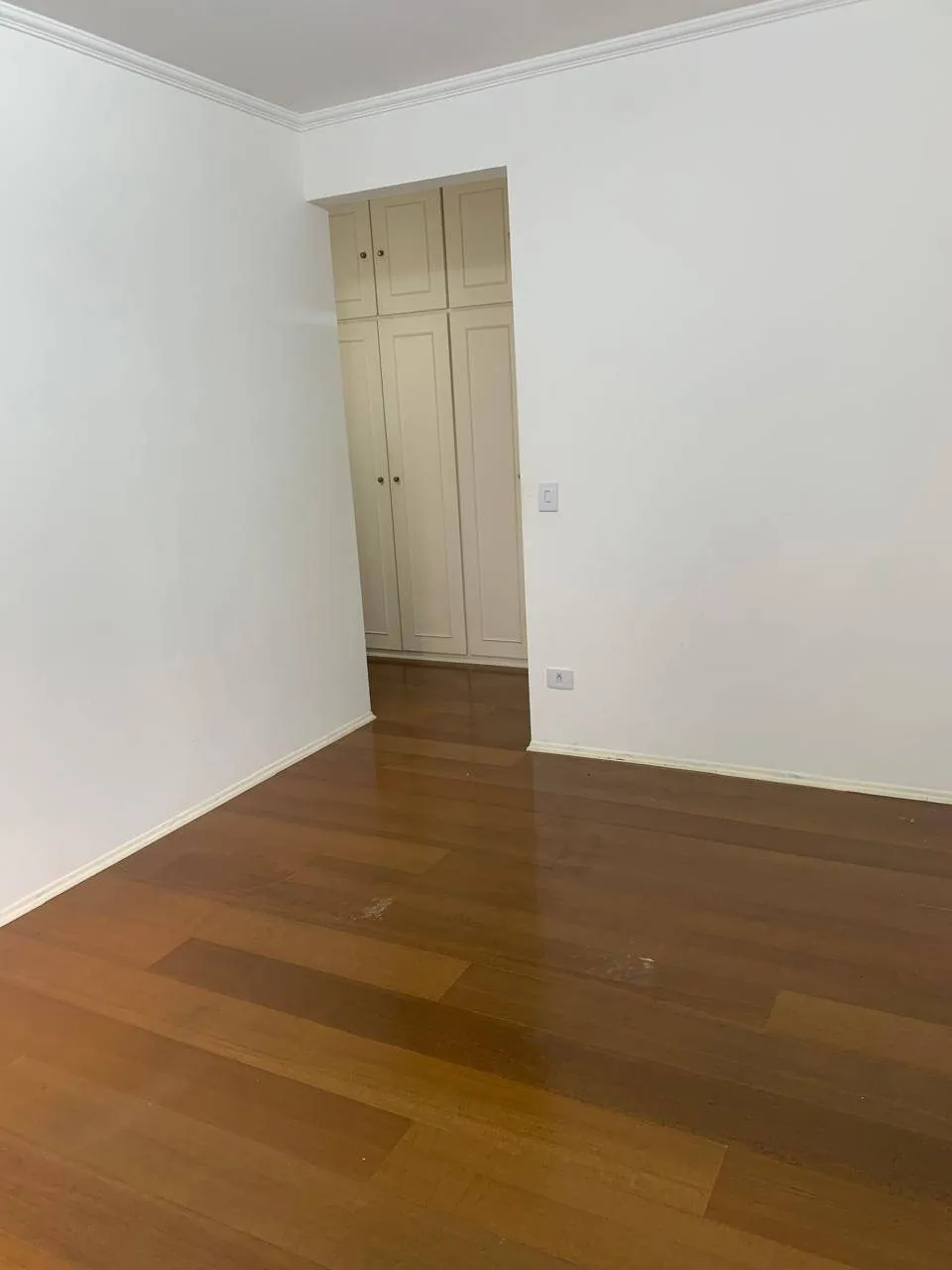 Imagem Apartamento de 4 Quartos (2 Suítes) para Aluguel em Alphaville Empresarial, Barueri - SP