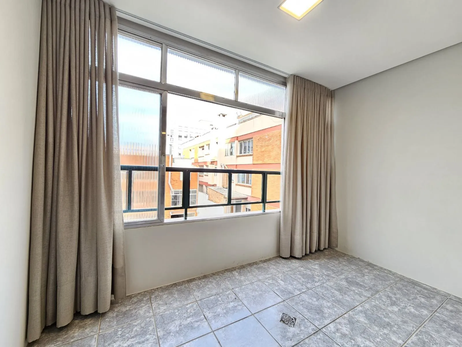 Apartamento, 02 Dormitórios, 01 Banheiro, 63.93m², Capão da Canoa - RS