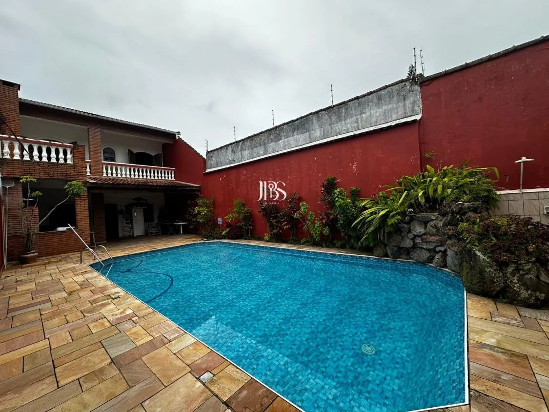 Imagem CASA TÉRREA COM PISCINA E EDÍCULA ASSOBRADADA A 100 METROS DA PRAIA SUARÃO ITANHAÉM