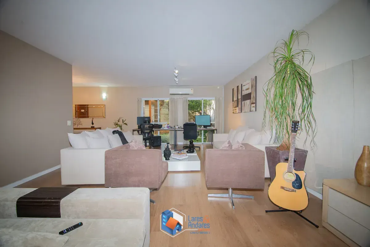 Imagem Casa para venda em Cidade Monções com 4 quartos, sendo 1 suíte, 337m²