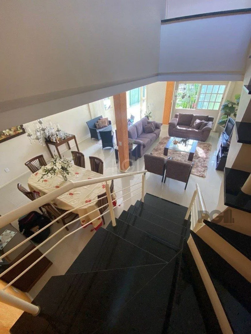 Imagem Casa para Venda - 250m², 3 dormitórios, sendo 1 suites, 2 vagas - Cristal