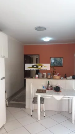 Imagem Sobrado para venda com 200m2 na Bosque da Saúde