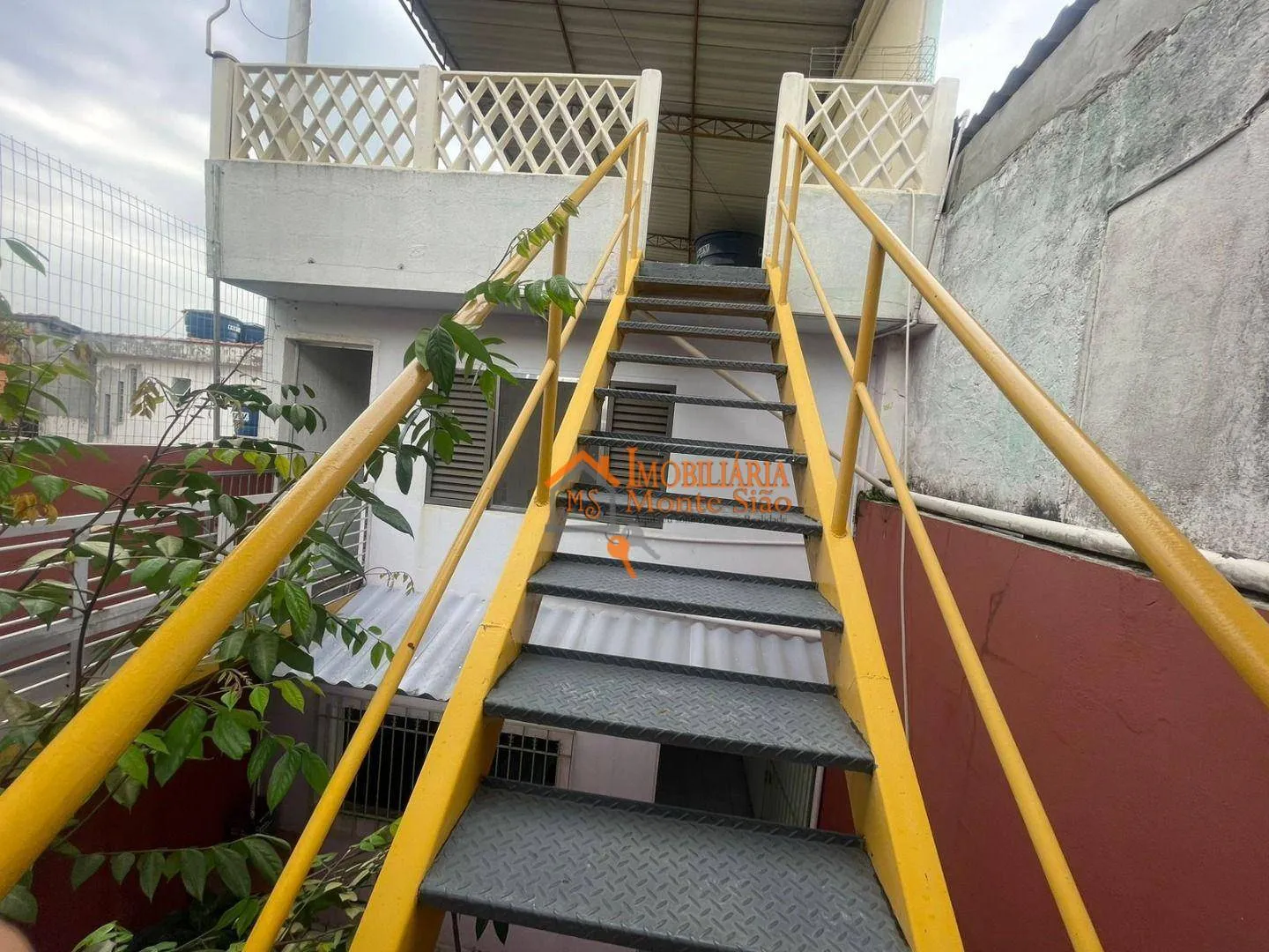 Imagem Sobrado com 2 dormitórios à venda, 316 m² por R$ 479.000,00 - Cidade Serodio - Guarulhos/SP