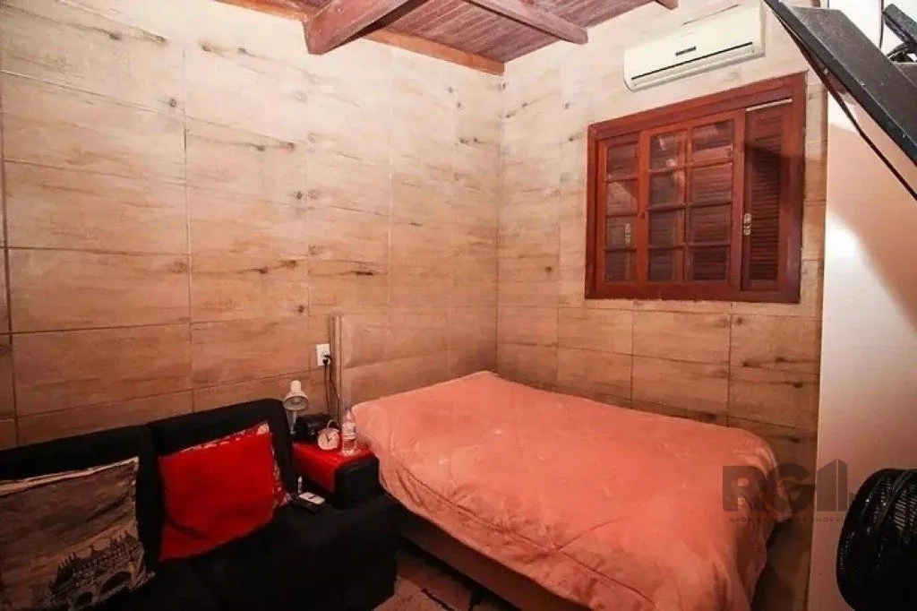 Imagem Casa com 3 dormitórios no bairro Medianeira