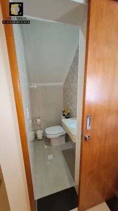 Imagem Casa sobreposta a venda, super bem localizada em Santos