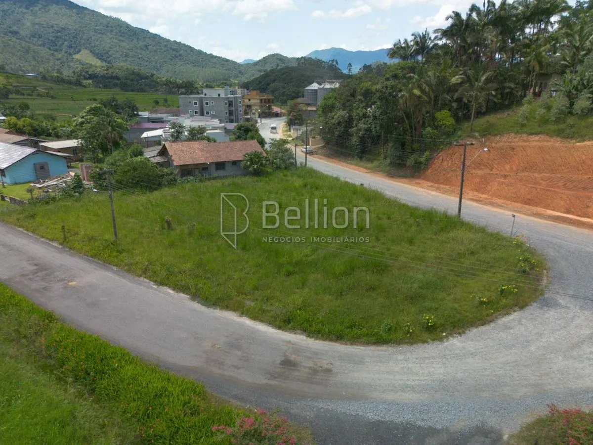 Imagem Terreno promissor para investidores ou para construir a casa dos seus sonhos, esperando por você!