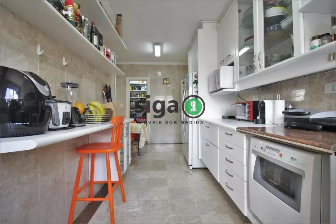 Imagem APARTAMENTO 180M² COM 3 DORMITORIOS A VENDA NO MORUMBI ACEITA PERMUTA