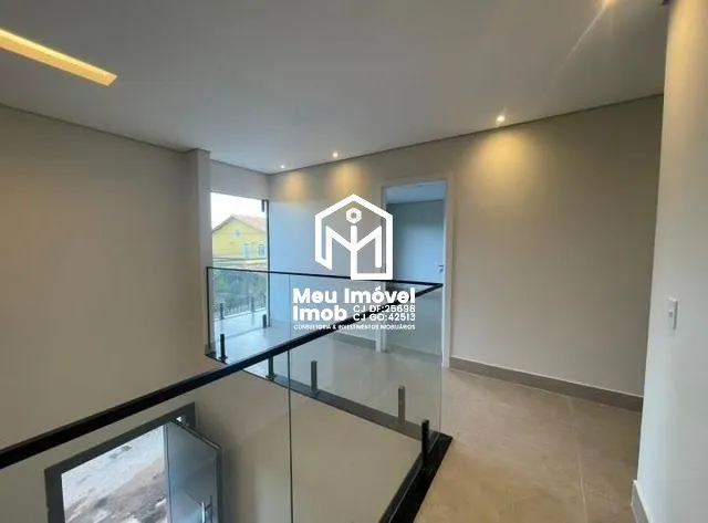 Imagem SHA Quadra 4 Arniqueiras Casa 3 Suítes 2 Vagas Útil 270 m² Terreno 235 m²