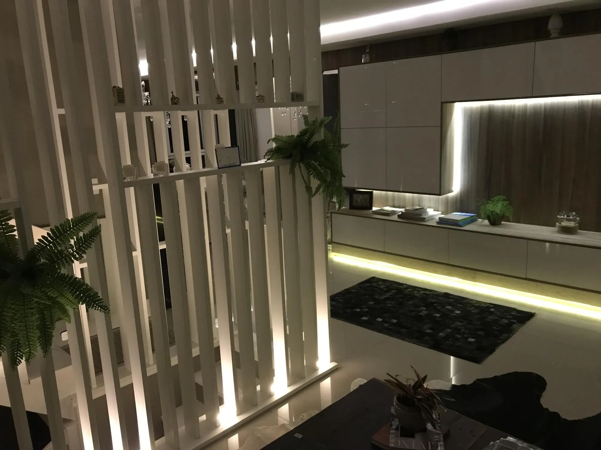 Imagem Casa Condominio para Venda - 230.51m², 4 dormitórios, sendo 1 suites, 3 vagas - Pedra Redonda