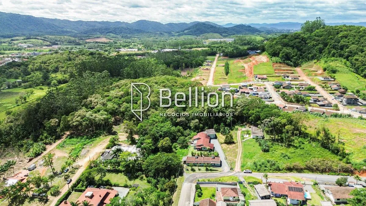 Imagem Conjunto de casas e terreno com 4.246m² no bairro Divinéia - Rio dos Cedros