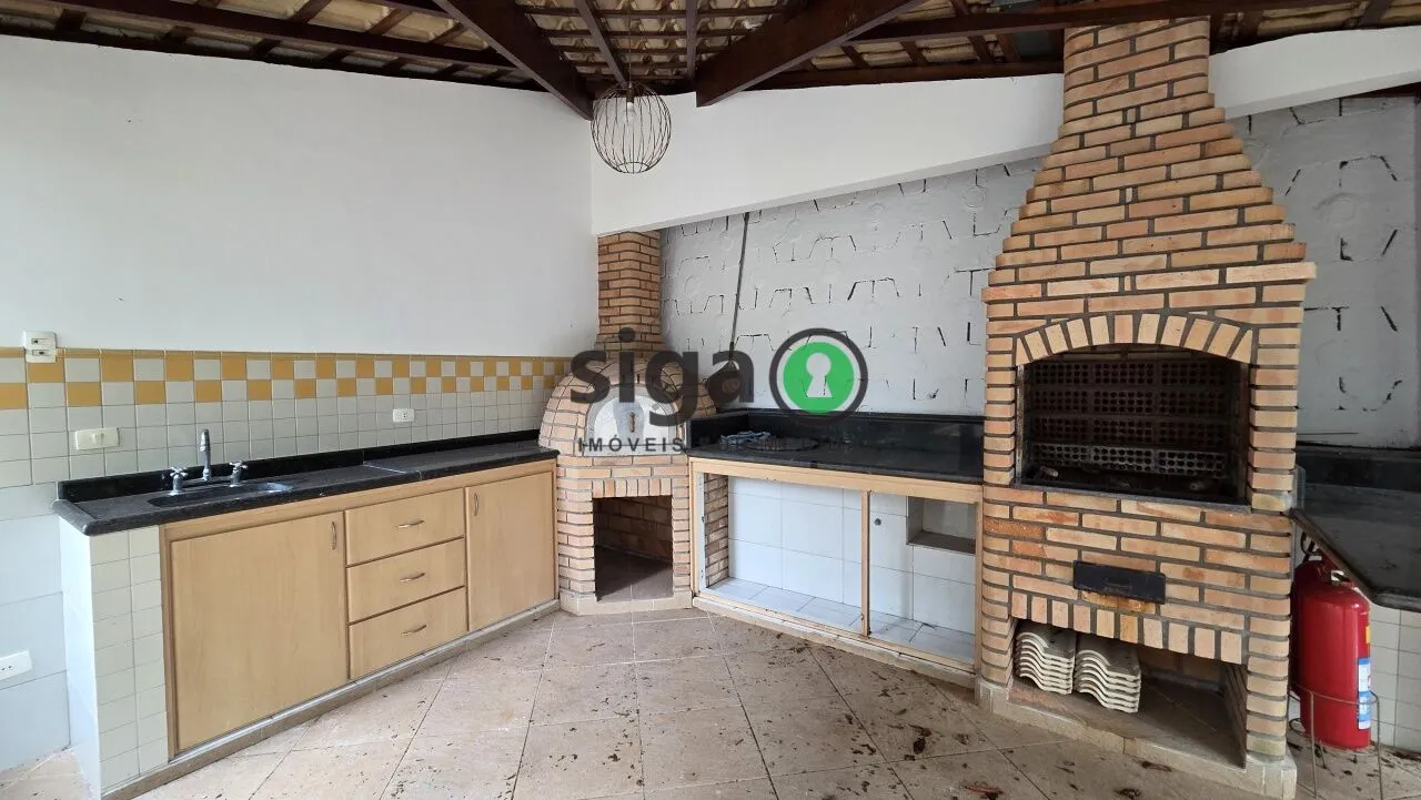 Imagem Casa em condomínio à venda e locação com 300m², 5 quartos e 2 vagas no Panamby