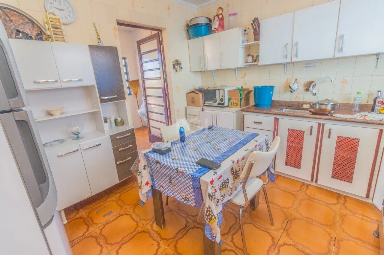 Imagem Casa para Venda - 165m², 3 dormitórios, 4 vagas - Santa Tereza