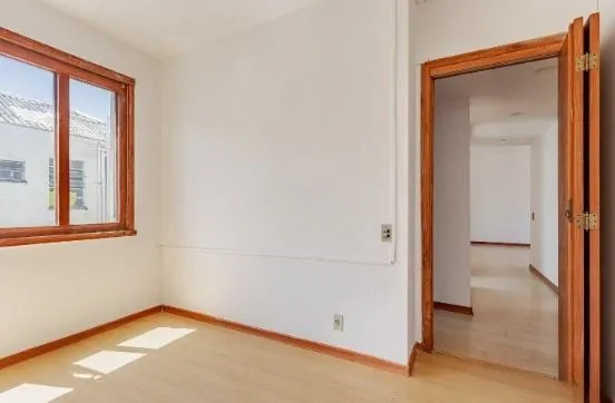 Imagem Apartamento com 4 quartos e 93m² à venda em Centro Histórico, Porto Alegre.