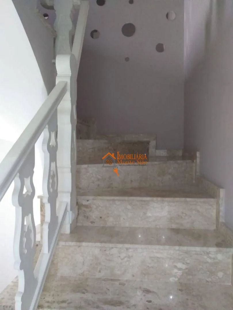 Imagem Sobrado com 3 dormitórios à venda, 315 m² por R$ 1.200.000,00 - Vila Galvão - Guarulhos/SP