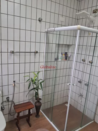 Imagem Sobrado para reforma em Santos na Vila Belmiro com 2 dormitórios, garagem e quintal nos fundos com piscina à venda por R$ 1.365.000,00
