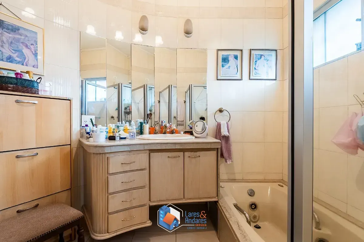 Imagem Casa para venda em Planalto Paulista com 2 quartos, sendo 2 suítes, 230m²
