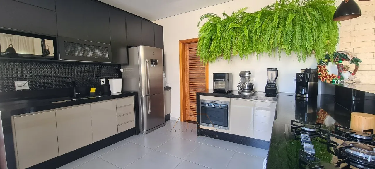 Imagem Imperdível! Casa à venda em Salto-SP, Condomínio Terras de Mont Serrat. 4 quartos, 2 suíte, 2 salas, 6 banheiros, 6 vagas de garagem, 335m².