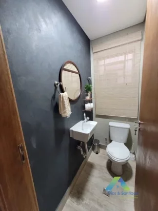 Imagem SANTO ANDRÉ CASA 241m², 5 dormitórios, 4 vagas ótima localização e valor