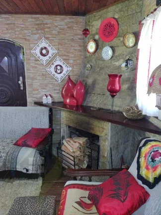 Imagem Casa rural de 3 dormitórios sendo 1 suíte, 2 banheiros, 20 vagas, com 7.100m² em Estrada Nova de, Santo Antônio do Pinhal
