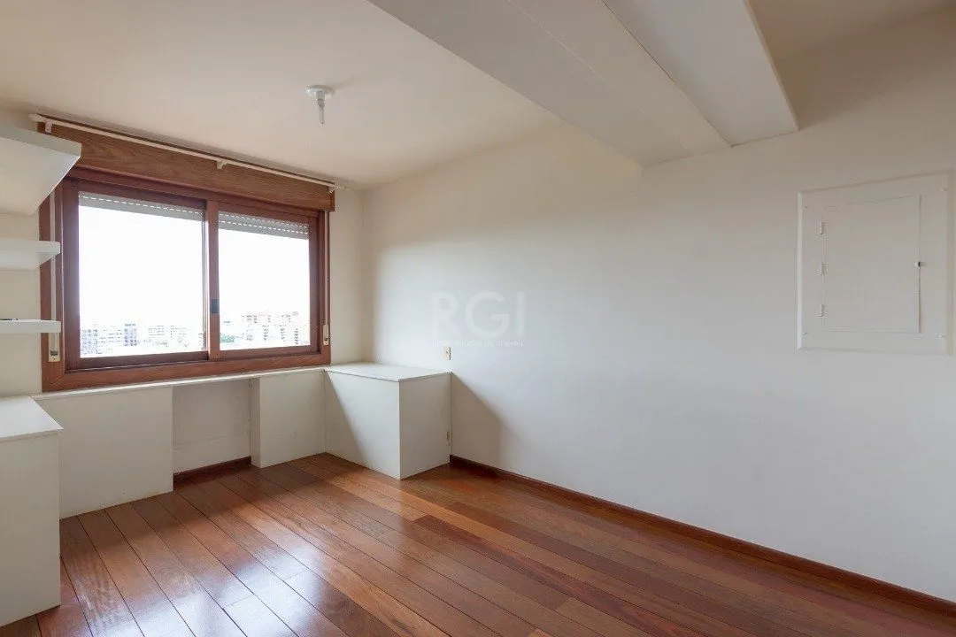 Imagem Cobertura para Venda - 302m², 4 dormitórios, sendo 1 suites, 3 vagas - Menino Deus