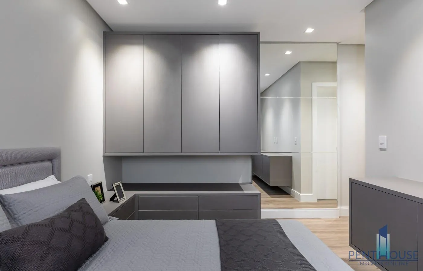 Imagem Apartamento Zona Central para Venda em Balneário Camboriú, CENTRO, 4 dormitórios, 3 suítes, 4 banheiros, 3 vagas