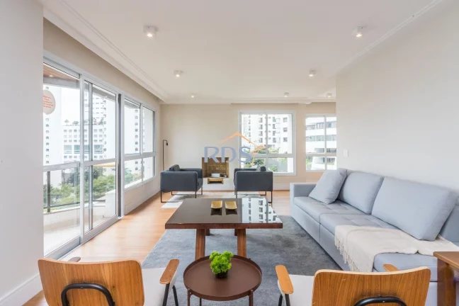 Foto do imóvel Vende apartamento totalmente reformado no Sumaré em Rua Mangabeiras