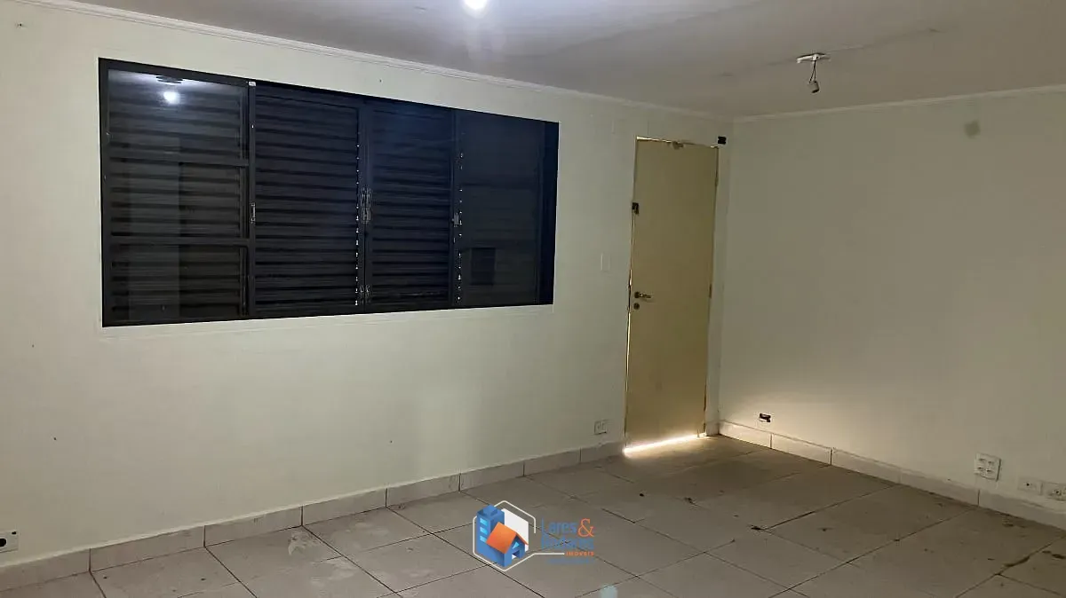 Imagem Sobrado para venda em Jardim Remo com 3 quartos, sendo 3 suítes, 239m²