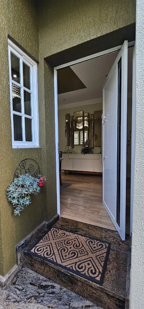 Imagem Imperdível casa à venda em Santo André-SP, bairro Santa Maria: 4 quartos, 2 suítes, 3 banheiros, 4 vagas de garagem, 310 m².